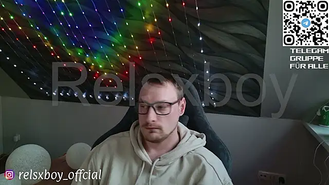 Relsxboy online show from March 4, 2026, 5:10 pm