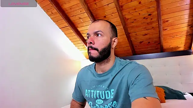 Snapshot of Tom_Bailey chatting on September 30, 2025, 12:11 pm Tom Bailey online show from September 30, 2025, 12:11 pm