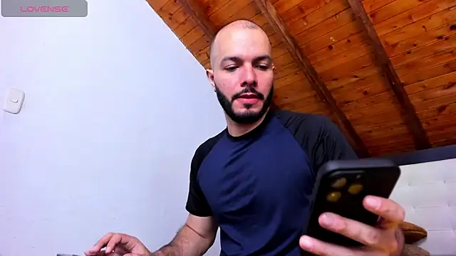 Tom Bailey online show from April 14, 2026, 1:05 pm