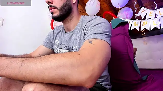 Snapshot of Tom_Bailey chatting on February 20, 2026, 12:51 pm Tom Bailey online show from February 20, 2026, 12:51 pm