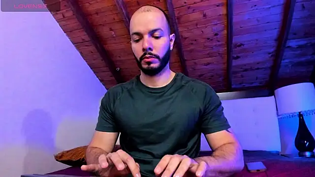 Snapshot of Tom_Bailey chatting on February 16, 2026, 12:37 pm Tom Bailey online show from February 16, 2026, 12:37 pm