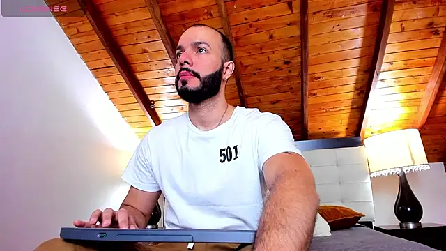 Snapshot of Tom_Bailey chatting on November 1, 2025, 1:05 pm Tom Bailey online show from November 1, 2025, 1:05 pm