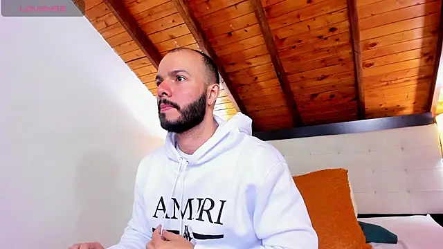 Snapshot of Tom_Bailey chatting on October 10, 2025, 1:01 pm Tom Bailey online show from October 10, 2025, 1:01 pm