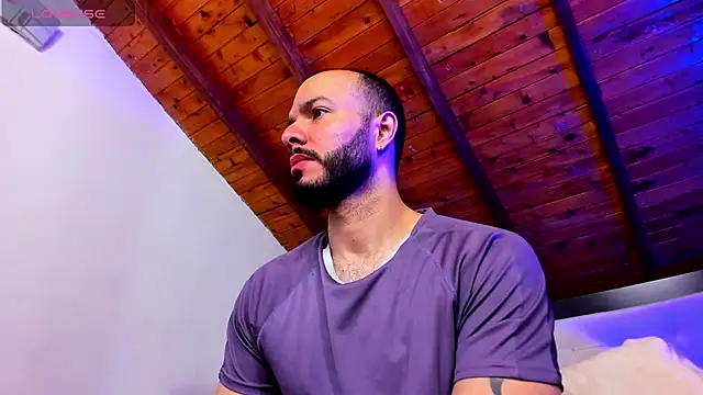 Snapshot of Tom_Bailey chatting on February 5, 2026, 12:45 pm Tom Bailey online show from February 5, 2026, 12:45 pm