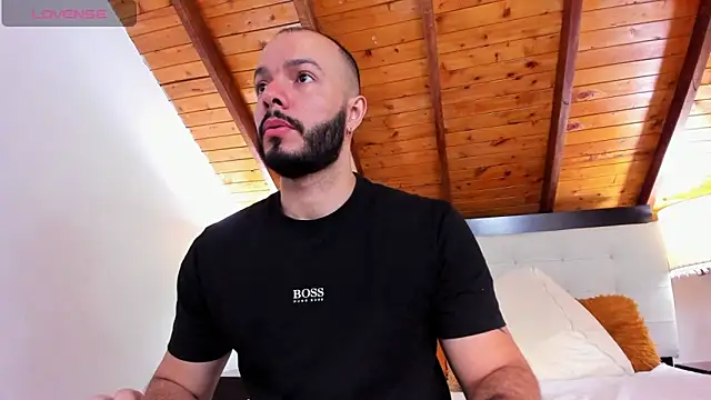 Snapshot of Tom_Bailey chatting on October 3, 2025, 12:50 pm Tom Bailey online show from October 3, 2025, 12:50 pm