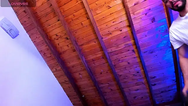 Snapshot of Tom_Bailey chatting on February 1, 2026, 12:47 pm Tom Bailey online show from February 1, 2026, 12:47 pm