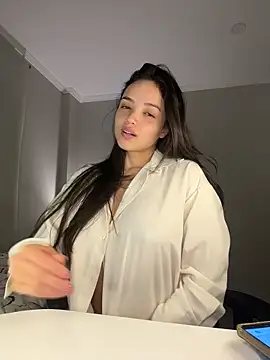 Snapshot of MisFrekcles_ chatting on February 25, 2026, 10:26 am MisFrekcles online show from February 25, 2026, 10:26 am