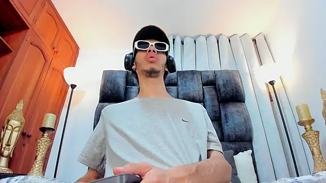 Snapshot of TomyMosterCock chatting on January 22, 2025, 3:31 am TomyMosterCock online show from January 22, 2025, 3:31 am