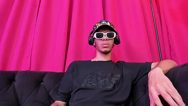 Snapshot of TomyMosterCock chatting on January 30, 2025, 3:33 am TomyMosterCock online show from January 30, 2025, 3:33 am