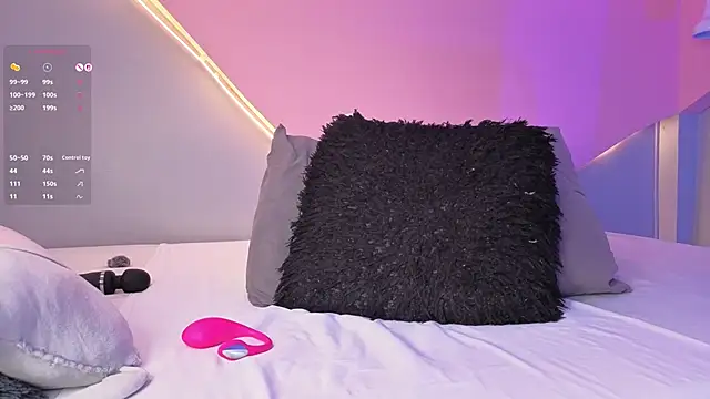 AllisonRoberts  online show from April 3, 2026, 10:05 pm