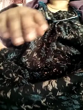 cuteyqueen online show from January 17, 2026, 8:18 am