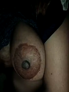 Snapshot of cuteyqueen chatting on February 2, 2025, 2:06 am cuteyqueen online show from February 2, 2025, 2:06 am