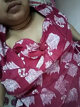 Snapshot of cuteyqueen chatting on March 6, 2025, 1:05 am cuteyqueen online show from March 6, 2025, 1:05 am