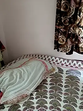 Snapshot of cuteyqueen chatting on March 13, 2025, 1:54 am cuteyqueen online show from March 13, 2025, 1:54 am