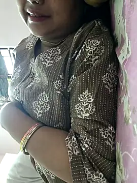 Snapshot of cuteyqueen chatting on October 5, 2025, 10:06 am cuteyqueen online show from October 5, 2025, 10:06 am