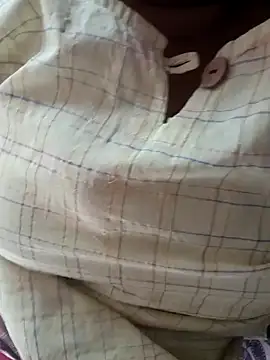 Snapshot of cuteyqueen chatting on February 6, 2025, 5:57 am cuteyqueen online show from February 6, 2025, 5:57 am