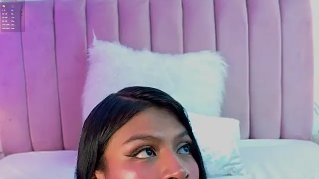 Snapshot of KimberlyCutee chatting on June 27, 2026, 8:26 pm KimberlyCutee online show from June 27, 2026, 8:26 pm
