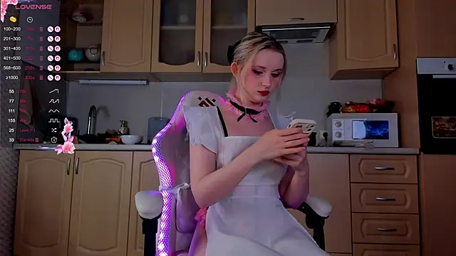 SweeteRose Royce online show from November 12, 2025, 5:39 pm