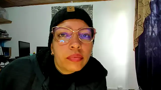 THEBOSSLARA online show from February 18, 2025, 6:04 pm