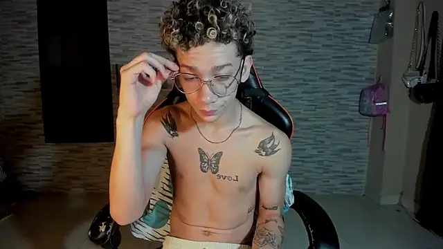 Snapshot of mateodeamjo chatting on September 24, 2025, 8:10 am mateodeamjo online show from September 24, 2025, 8:10 am