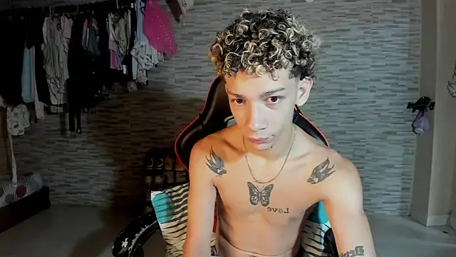 Snapshot of mateodeamjo chatting on September 17, 2025, 11:23 am mateodeamjo online show from September 17, 2025, 11:23 am