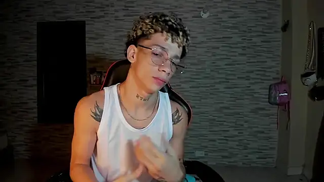 Snapshot of mateodeamjo chatting on September 20, 2025, 9:25 am mateodeamjo online show from September 20, 2025, 9:25 am