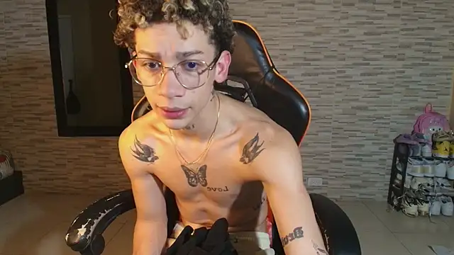 Snapshot of mateodeamjo chatting on October 11, 2025, 8:26 am mateodeamjo online show from October 11, 2025, 8:26 am