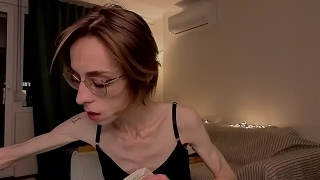 amber quell here online show from February 21, 2026, 5:15 pm