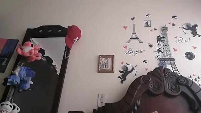 trianabell online show from January 13, 2026, 4:33 pm