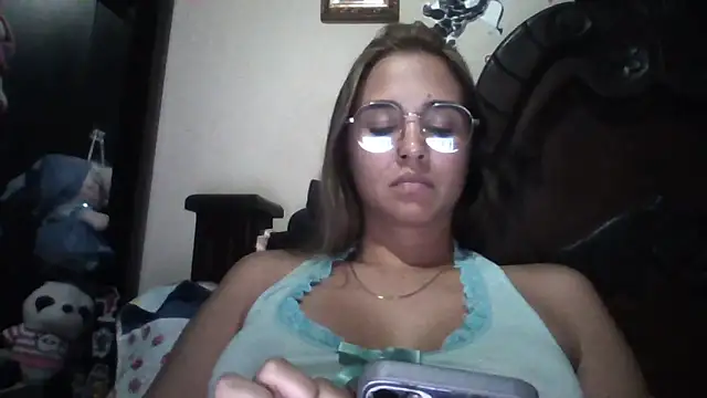 Snapshot of trianabell chatting on October 14, 2025, 1:39 am trianabell online show from October 14, 2025, 1:39 am