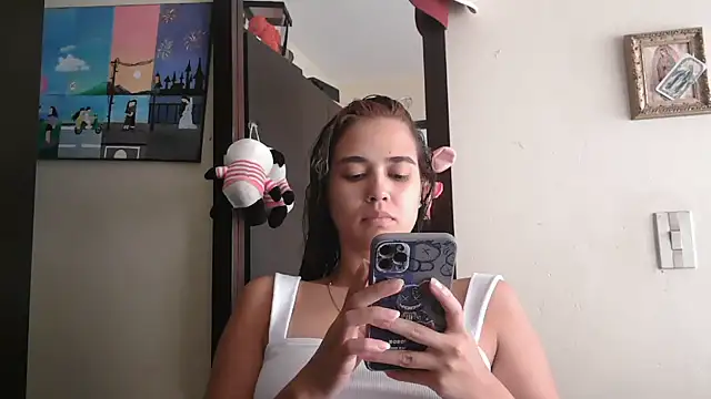 Snapshot of trianabell chatting on June 12, 2026, 6:27 pm trianabell online show from June 12, 2026, 6:27 pm