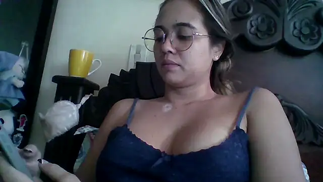 Snapshot of trianabell chatting on October 5, 2025, 3:58 pm trianabell online show from October 5, 2025, 3:58 pm