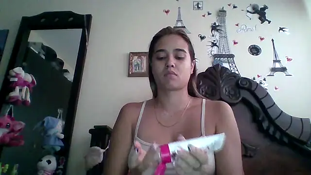 Snapshot of trianabell chatting on October 8, 2025, 4:40 pm trianabell online show from October 8, 2025, 4:40 pm