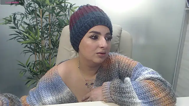 Snapshot of BustyAllyy chatting on February 25, 2025, 12:03 am BustyAllyy online show from February 25, 2025, 12:03 am