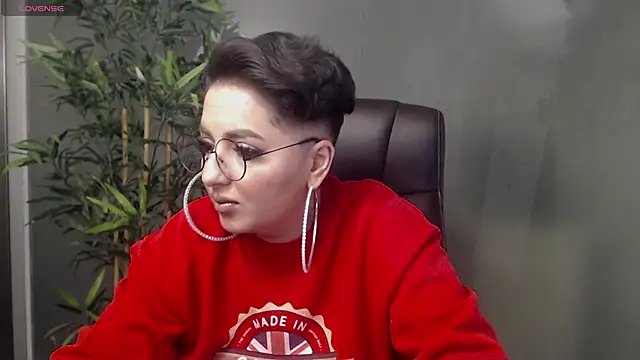 Snapshot of BustyAllyy chatting on February 15, 2025, 1:53 am BustyAllyy online show from February 15, 2025, 1:53 am