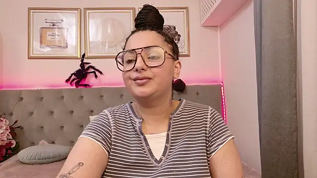 Snapshot of BustyAllyy chatting on October 20, 2025, 7:14 pm BustyAllyy online show from October 20, 2025, 7:14 pm