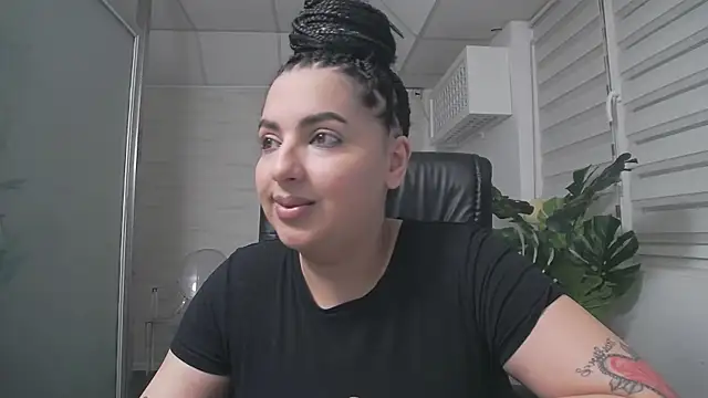 Snapshot of BustyAllyy chatting on October 4, 2025, 4:19 pm BustyAllyy online show from October 4, 2025, 4:19 pm