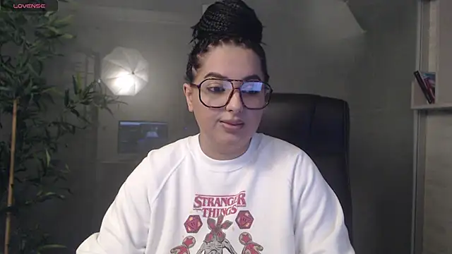 Snapshot of BustyAllyy chatting on October 5, 2025, 1:13 pm BustyAllyy online show from October 5, 2025, 1:13 pm