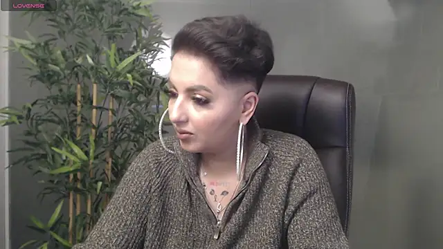 Snapshot of BustyAllyy chatting on February 14, 2025, 1:56 am BustyAllyy online show from February 14, 2025, 1:56 am