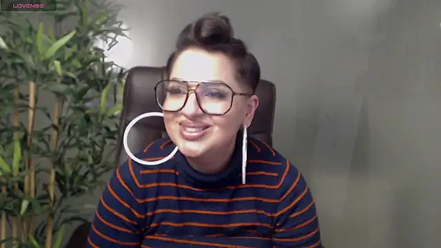Snapshot of BustyAllyy chatting on February 21, 2025, 10:59 pm BustyAllyy online show from February 21, 2025, 10:59 pm
