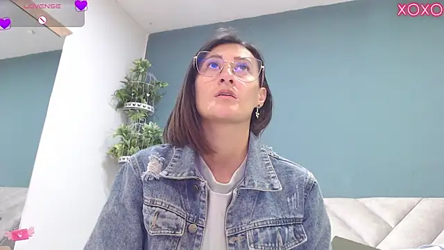 SharisWillian online show from October 4, 2025, 4:03 am