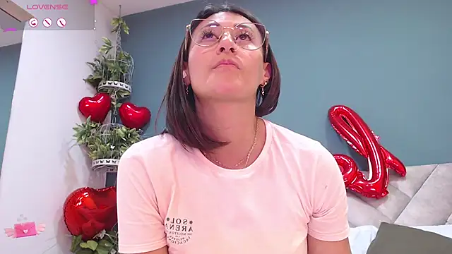 SharisWillian online show from February 20, 2025, 7:55 am