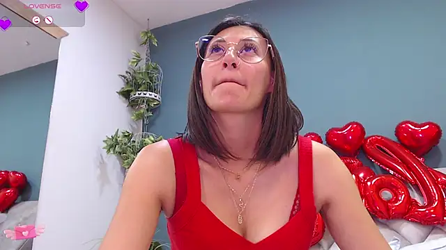 SharisWillian online show from February 15, 2025, 7:28 pm