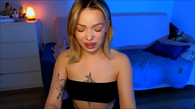 Lily Yin online show from November 30, 2025, 5:08 am