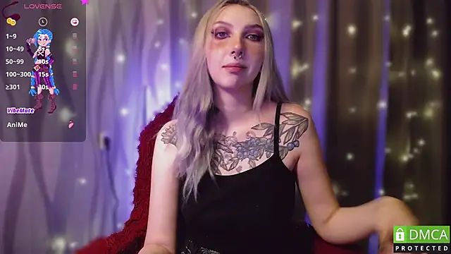 JustMeowGirl online show from December 3, 2024, 10:01 am