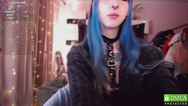 JustMeowGirl online show from January 19, 2026, 5:11 am