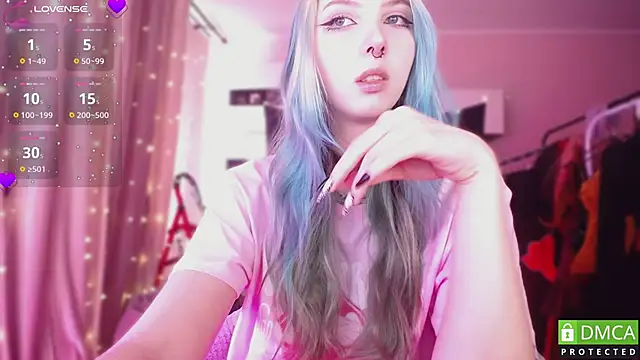 JustMeowGirl online show from April 8, 2026, 6:04 am