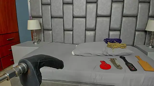 Snapshot of Foxy_Assh_ chatting on October 22, 2025, 11:20 am Foxy Assh online show from October 22, 2025, 11:20 am