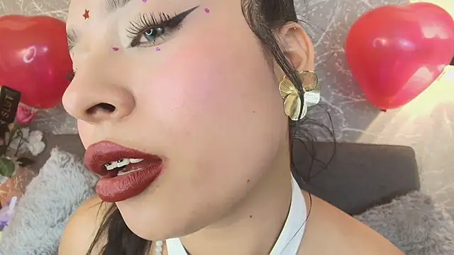 mia roux13 online show from February 15, 2025, 1:53 am