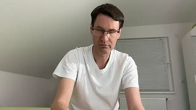 zxzx cam1 online show from March 17, 2026, 4:10 pm